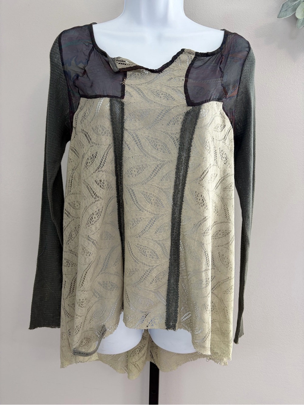 NWOT Aratta Silent Journey Olive Green Long Sleeve Tunic with Cream Lace Panel